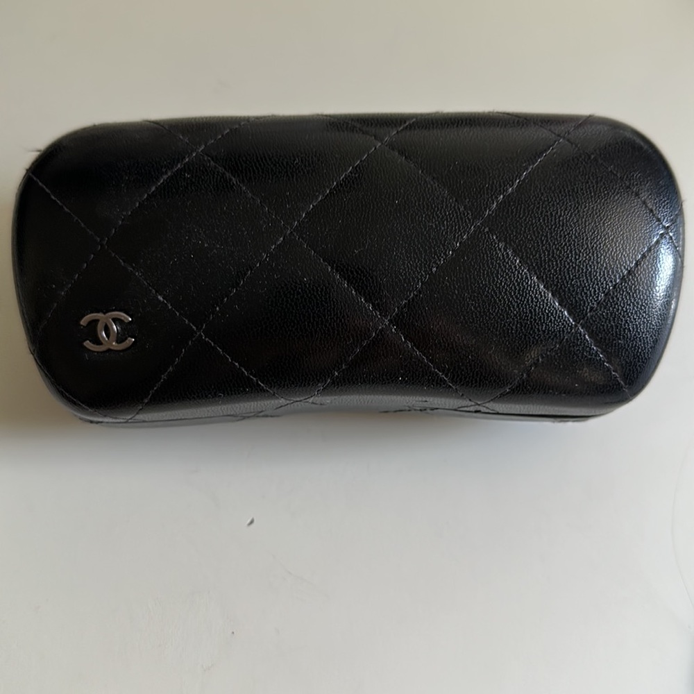 CHANEL Sunglasses - Picture 4 of 6